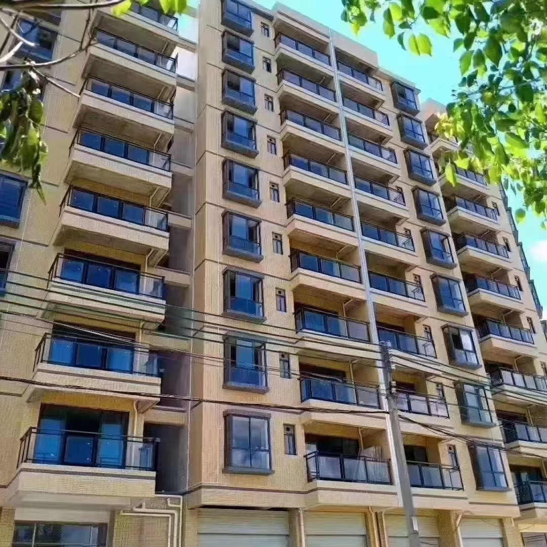 深圳龍華小產(chǎn)權(quán)房因?yàn)槲恢?></img></p>
<p><strong>購(gòu)買(mǎi)小產(chǎn)權(quán)房存在著產(chǎn)權(quán)得不到保證</strong></p>
<p>1、龍崗區(qū)不少小產(chǎn)權(quán)房也起非常活躍上去，在商鋪門(mén)口、在農(nóng)貿(mào)市場(chǎng)、在各色車(chē)庫(kù)，許多有車(chē)源氏與普通民眾都能接獲“2900元/平米山景別墅”、“30萬(wàn)圓你住房夢(mèng)”、“買(mǎi)車(chē)春節(jié)”等宣傳材料，上面的售價(jià)使不少街坊動(dòng)心，很多人也等不及返回認(rèn)籌。</p>
<p>2、本報(bào)記者日前走訪調(diào)查了幾個(gè)小產(chǎn)權(quán)樓盤(pán)，這些小產(chǎn)權(quán)樓盤(pán)的銷(xiāo)售人員稱(chēng)，現(xiàn)在小產(chǎn)權(quán)房的產(chǎn)品銷(xiāo)售狀況不錯(cuò)，好的大戶(hù)型收盤(pán)數(shù)月就能銷(xiāo)售一空，而且就指出這些樓房“附加公辦碩士學(xué)位”、“能夠受理消費(fèi)貸款”等。</p>
<p>3、但是業(yè)內(nèi)業(yè)內(nèi)人士注意安全意欲買(mǎi)回小產(chǎn)權(quán)房的居民，訂購(gòu)小產(chǎn)權(quán)房普遍存在著產(chǎn)權(quán)無(wú)力保障、沒(méi)辦法登記抵押貸款等諸多市場(chǎng)風(fēng)險(xiǎn)，再者亦是服務(wù)設(shè)施交通設(shè)施不健全，給正常都市生活和社會(huì)風(fēng)氣管理工作產(chǎn)生諸多諸多不便及心理壓力。</p>
<p>4、樓盤(pán)外貌與商品住宅差別不大。“龍崗資深10萬(wàn)平米優(yōu)新村”、“享稀缺花園大社區(qū)”――一個(gè)設(shè)在北走廊旁邊的小產(chǎn)權(quán)房樓盤(pán)亮出了這樣的幌子。</p>
<p><strong>羊甫片區(qū)稍微好點(diǎn)的次新二手房</strong></p>
<p>1、羊甫主城區(qū)略微好點(diǎn)的次新商品房，譬如云大知城、第三城，房源房?jī)r(jià)上漲都在1w以上。</p>
<p>2、只要你不敢充分考慮小產(chǎn)權(quán)房、無(wú)照產(chǎn)權(quán)房、公買(mǎi)房住宅小區(qū)，那在居民樓的性上也呀十分少。</p>
<p>3、（這也引致甚少有購(gòu)房人爸爸媽媽能積極主動(dòng)詳述早已蓬勃發(fā)展成熟的羊甫。</p>
<p>4、羊甫片區(qū)純新盤(pán)陽(yáng)光城·文瀾東方。要說(shuō)羊甫片區(qū)的在售樓盤(pán)，上一個(gè)在售樓盤(pán)似乎要溯源至云大知城、第三城那幾個(gè)了。</p>
<p>5、今天我們要說(shuō)的陽(yáng)光城·文瀾東方，雖然是羊甫核心區(qū)最近3年來(lái)不可多得新上的樓盤(pán)。</p>
<p>6、與陽(yáng)光城在安寧太平的文瀾公館案名十分類(lèi)似，除“蘭亭”兩個(gè)工程項(xiàng)目之外，陽(yáng)光城在昆明尚有陽(yáng)光城·滇池北角，及經(jīng)放區(qū)已銷(xiāo)售一空的保利·陽(yáng)光城·翡麗公園。</p>
<p>7、陽(yáng)光城也已近五子獲批昆明，沒(méi)有生面孔啦。陽(yáng)光城·文瀾東方投資項(xiàng)目座落在昆明學(xué)院北側(cè)大學(xué)路旁。</p>
					<br/>
				<div style=